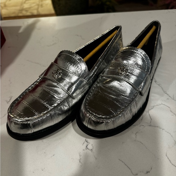Tory Burch Women’s Metallic Silver Loafers - Picture 5 of 6